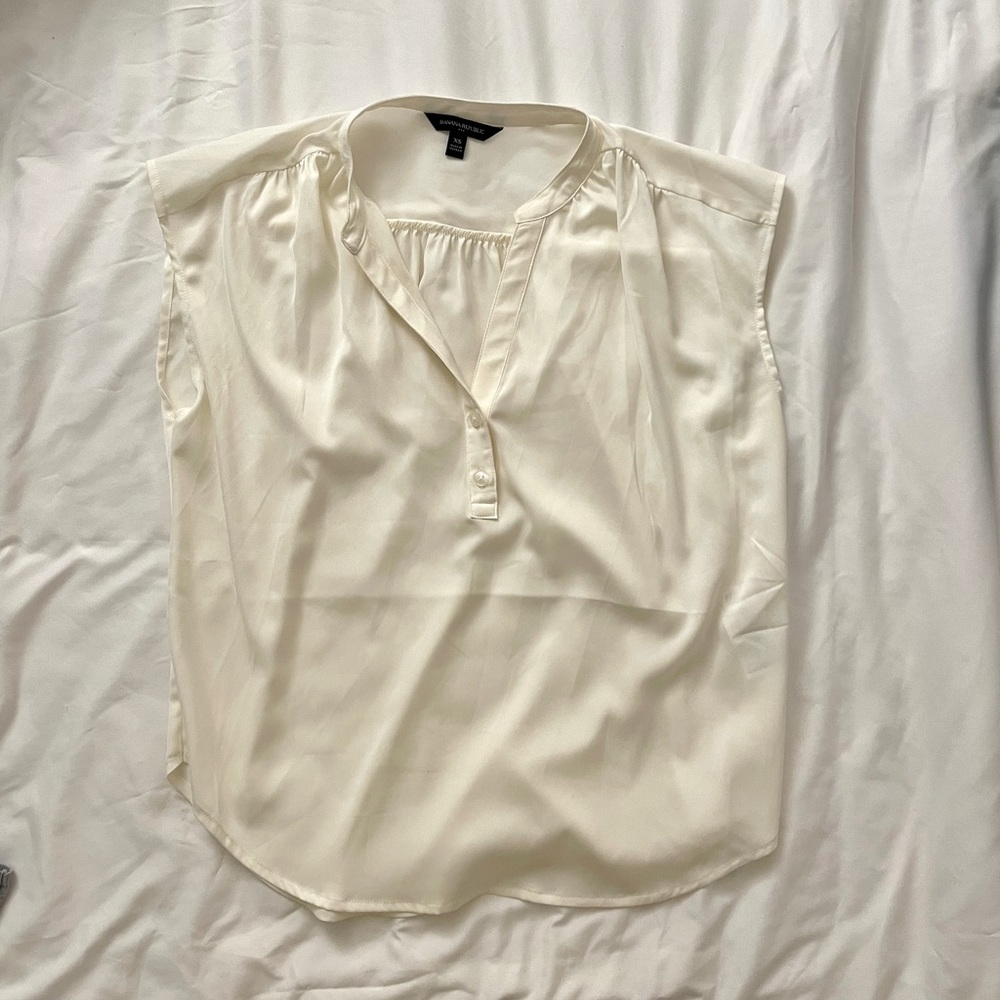 Banana Republic Sleeveless Blouse
